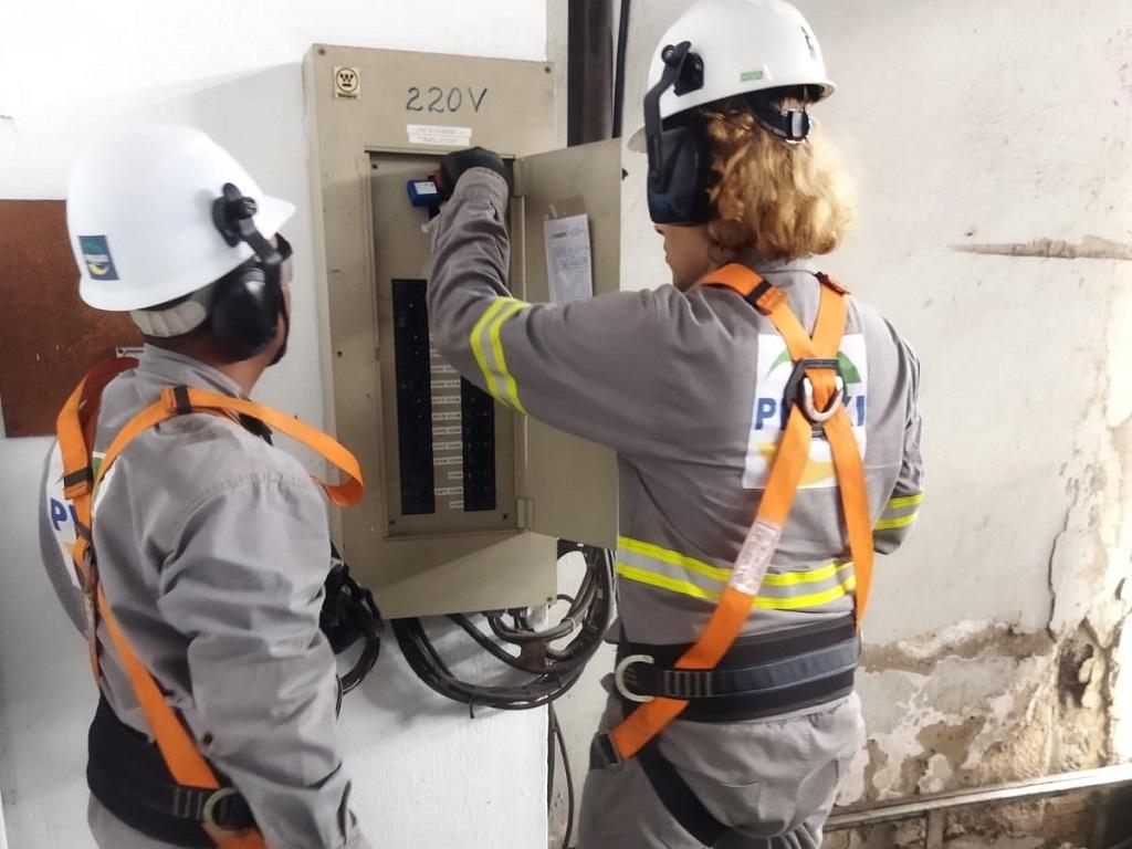 MANUTENÇÃO ELETRICA - PRAXI BRASIL